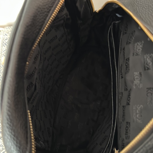 Michael Kors pebble black backpack - Picture 3 of 5
